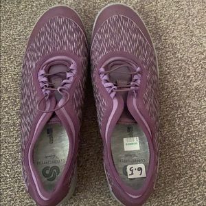 Clark’s cloudsteppers. Purple size 6.5 new